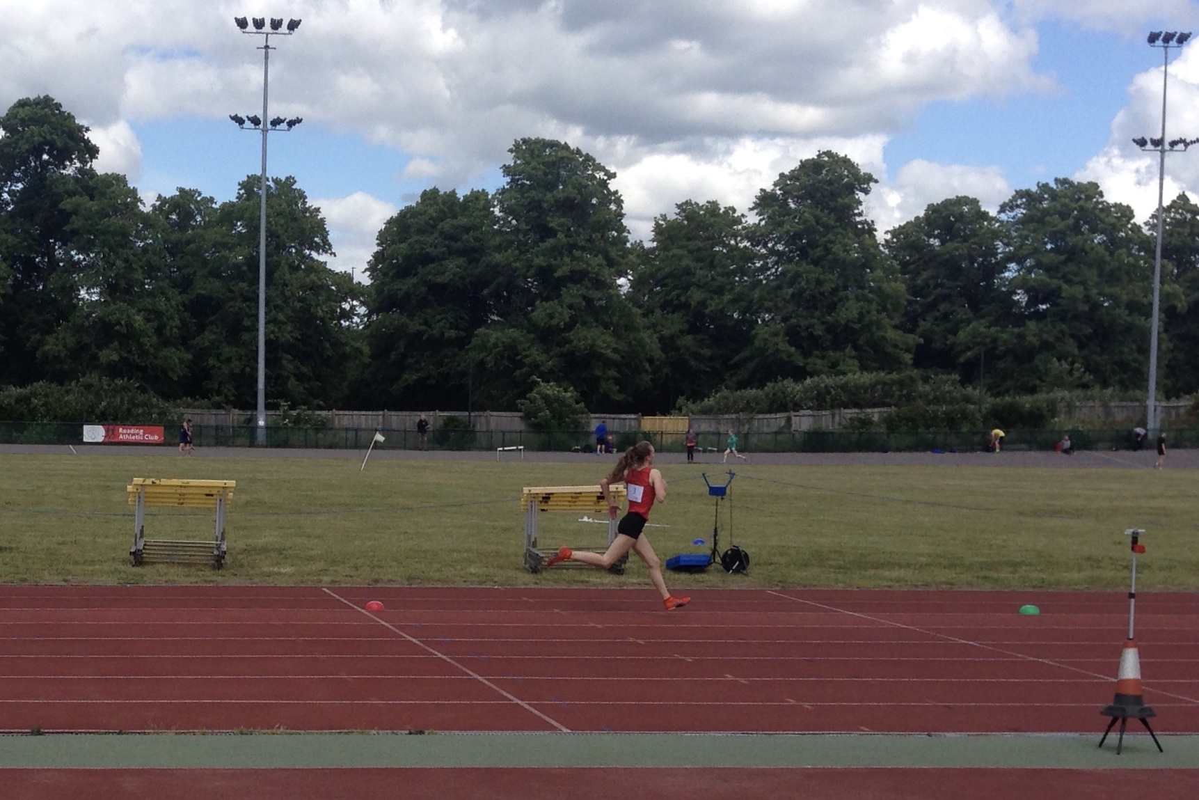 Izzy winning 1500m